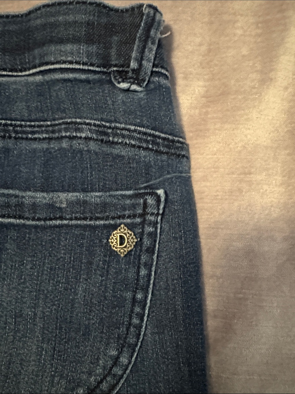 Democracy Dark Indigo Cropped Frayed-Hem Jeans - Picture 5 of 7